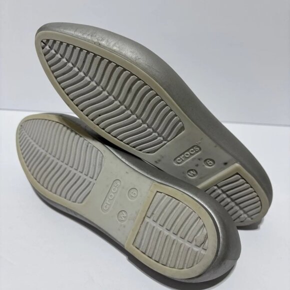 Crocs Women’s Brooklyn Silver Ballet Flats, Size 6 M - Picture 5 of 5